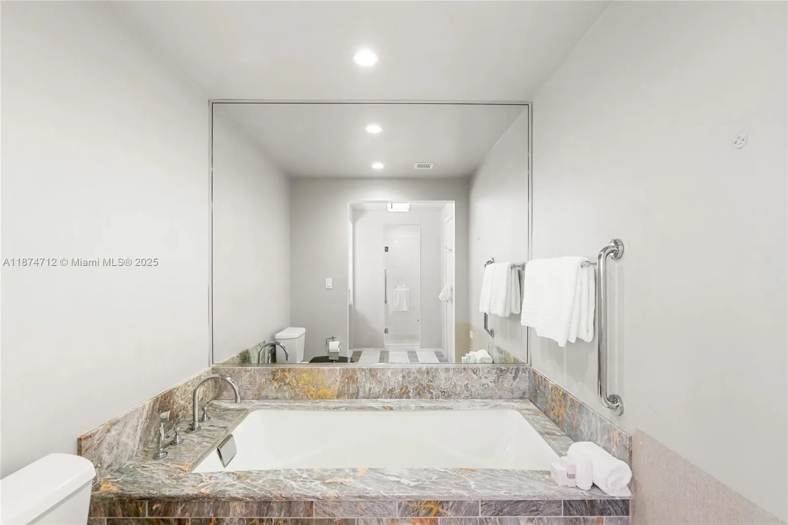 551 N Fort Lauderdale Beach Blvd, #R2212
