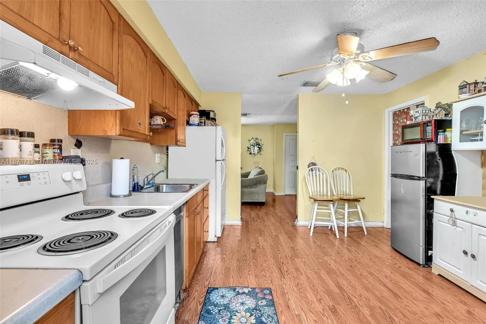 312 SW 9th St