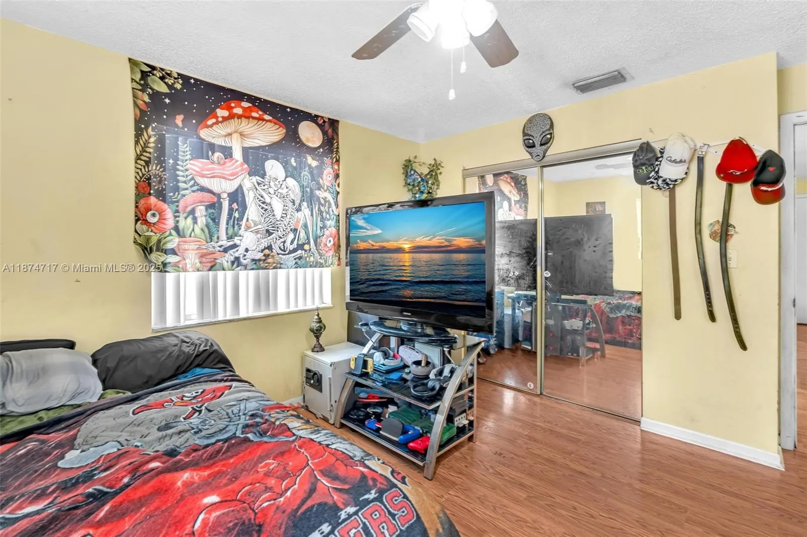 312 SW 9th St
