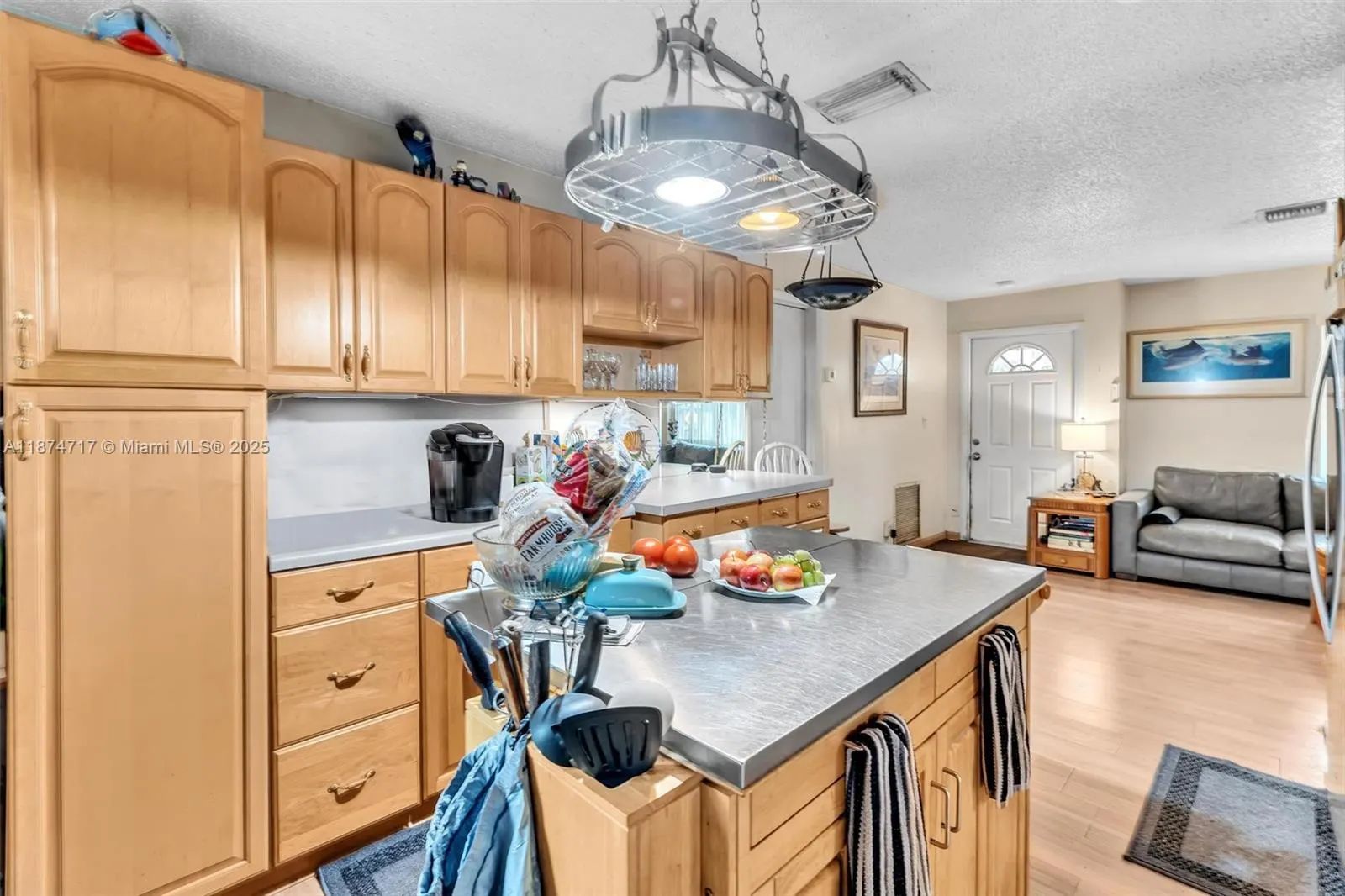 312 SW 9th St