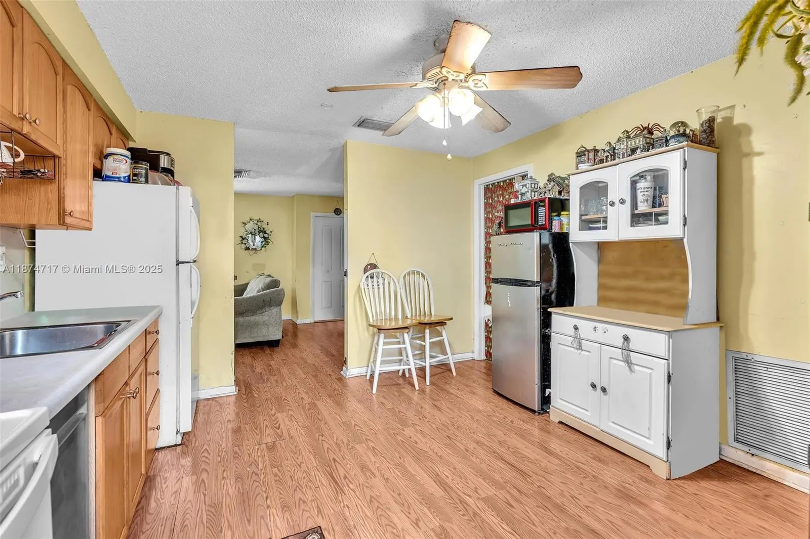 312 SW 9th St
