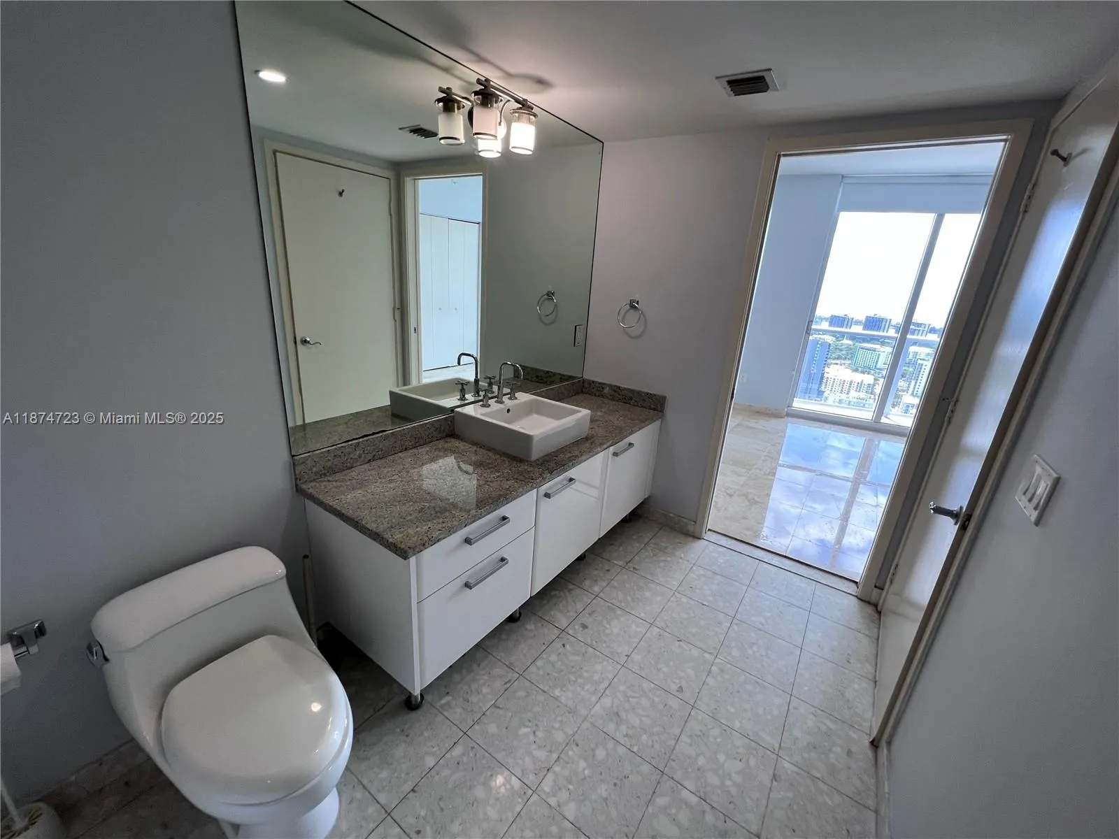 185 SW 7th St, #4204