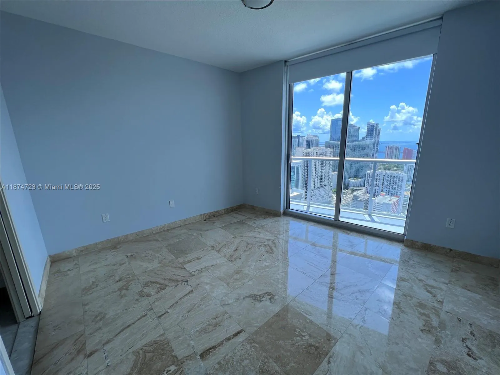 185 SW 7th St, #4204