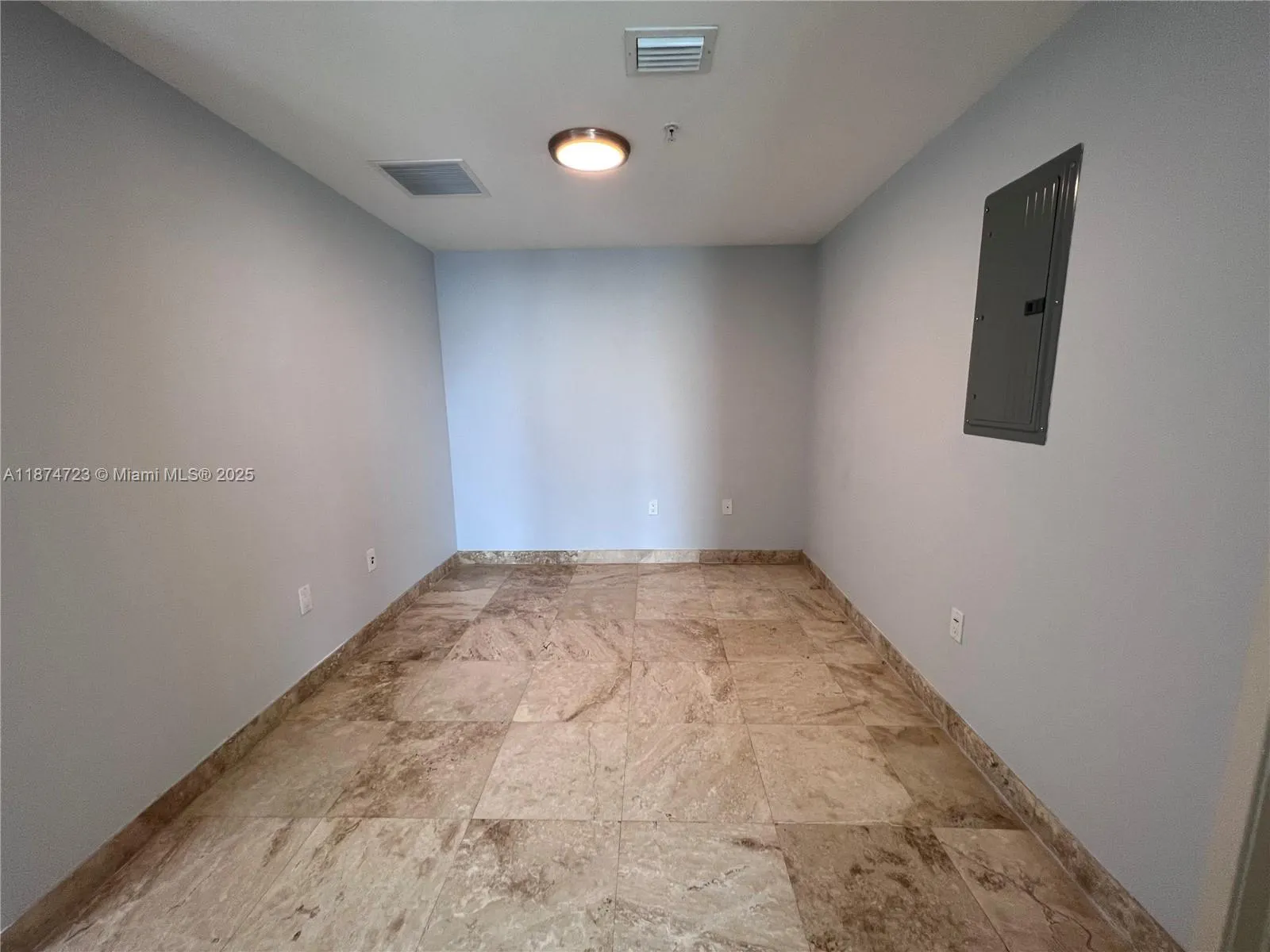185 SW 7th St, #4204