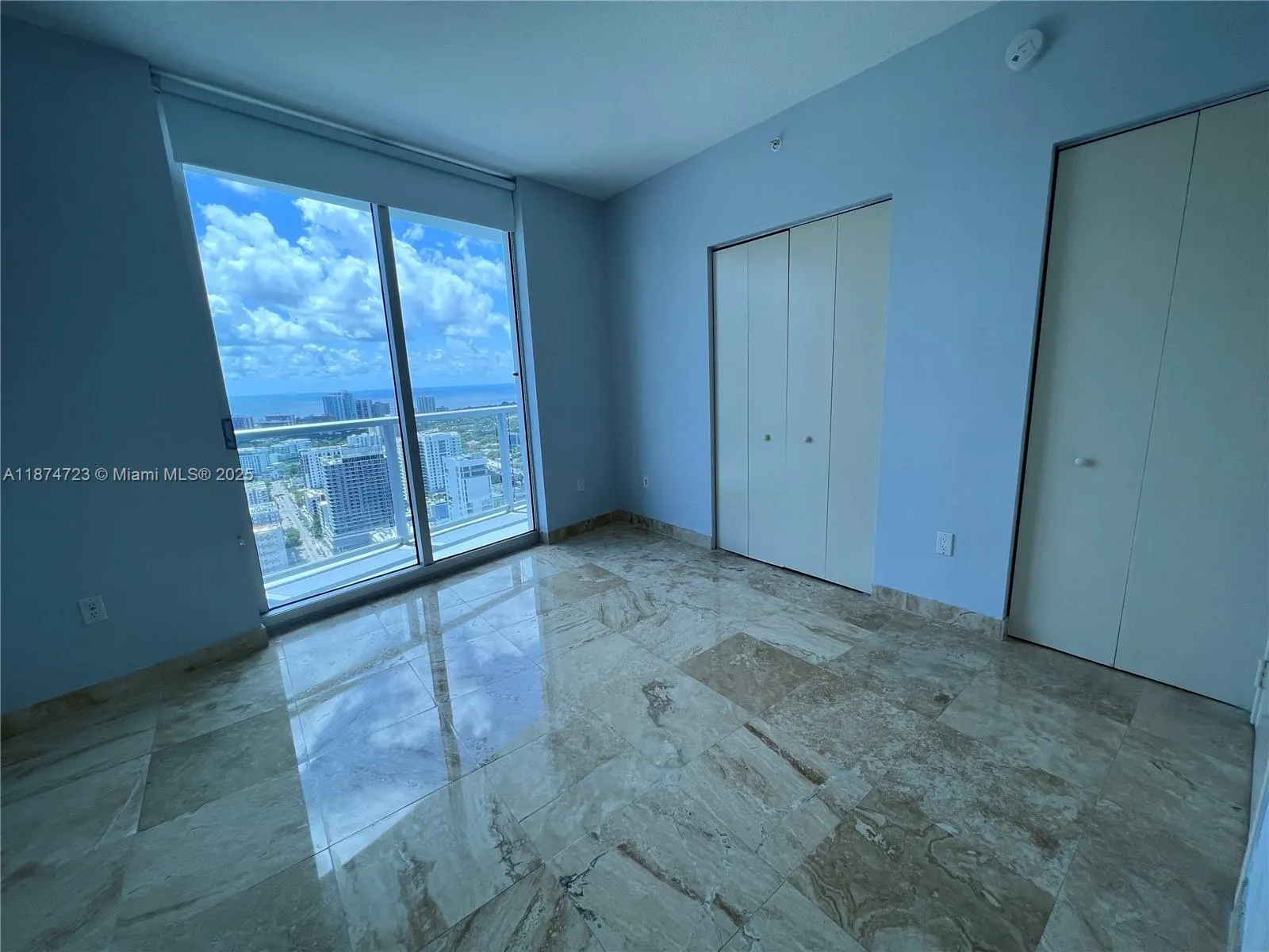 185 SW 7th St, #4204