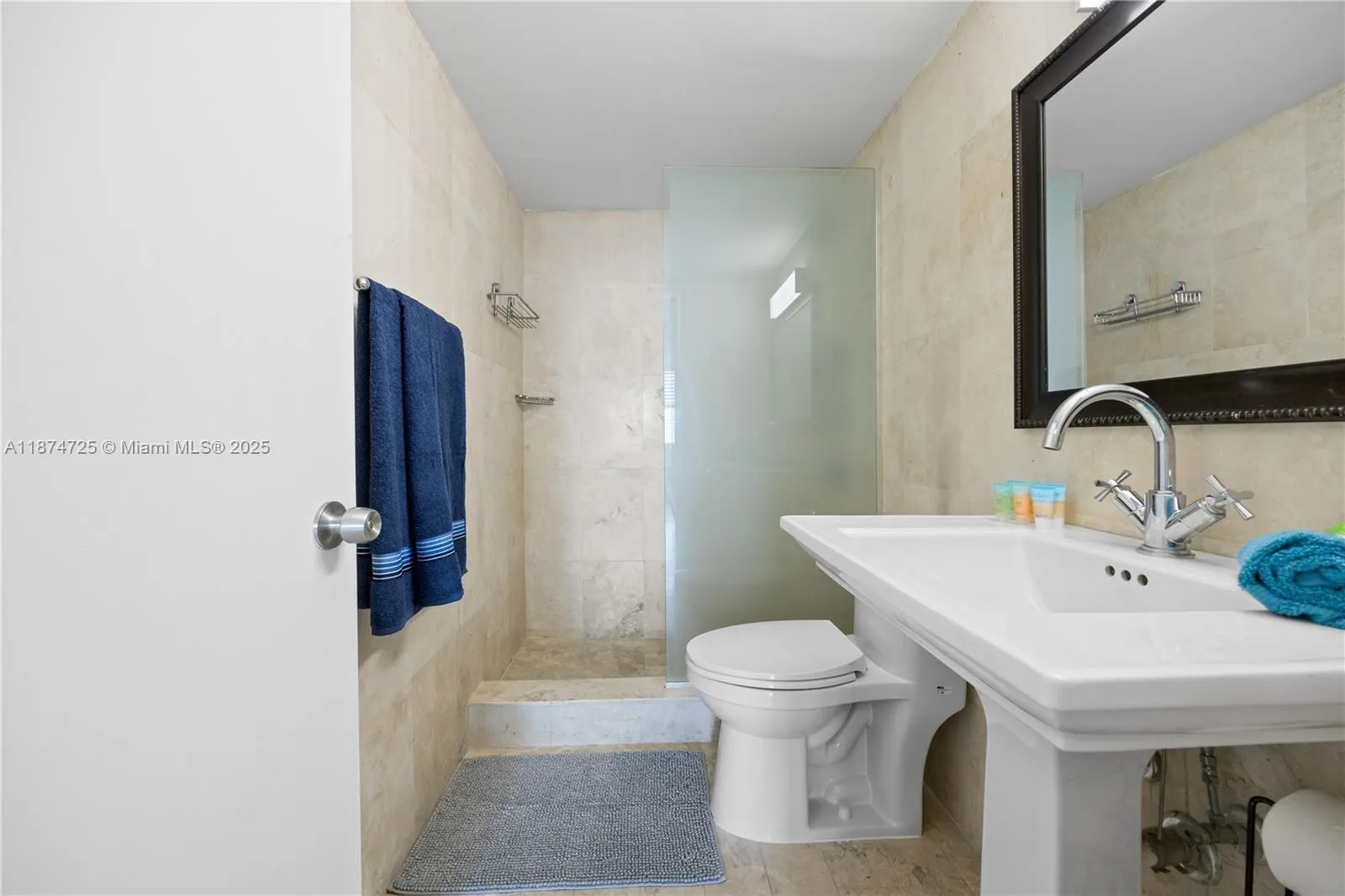 5601 Collins Ave, #410