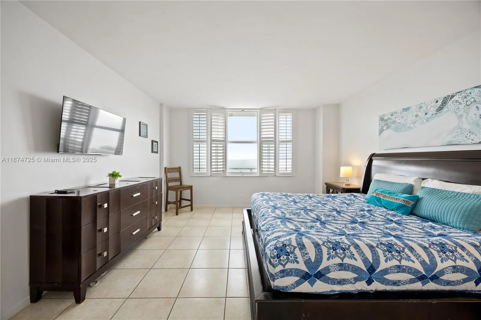 5601 Collins Ave, #410