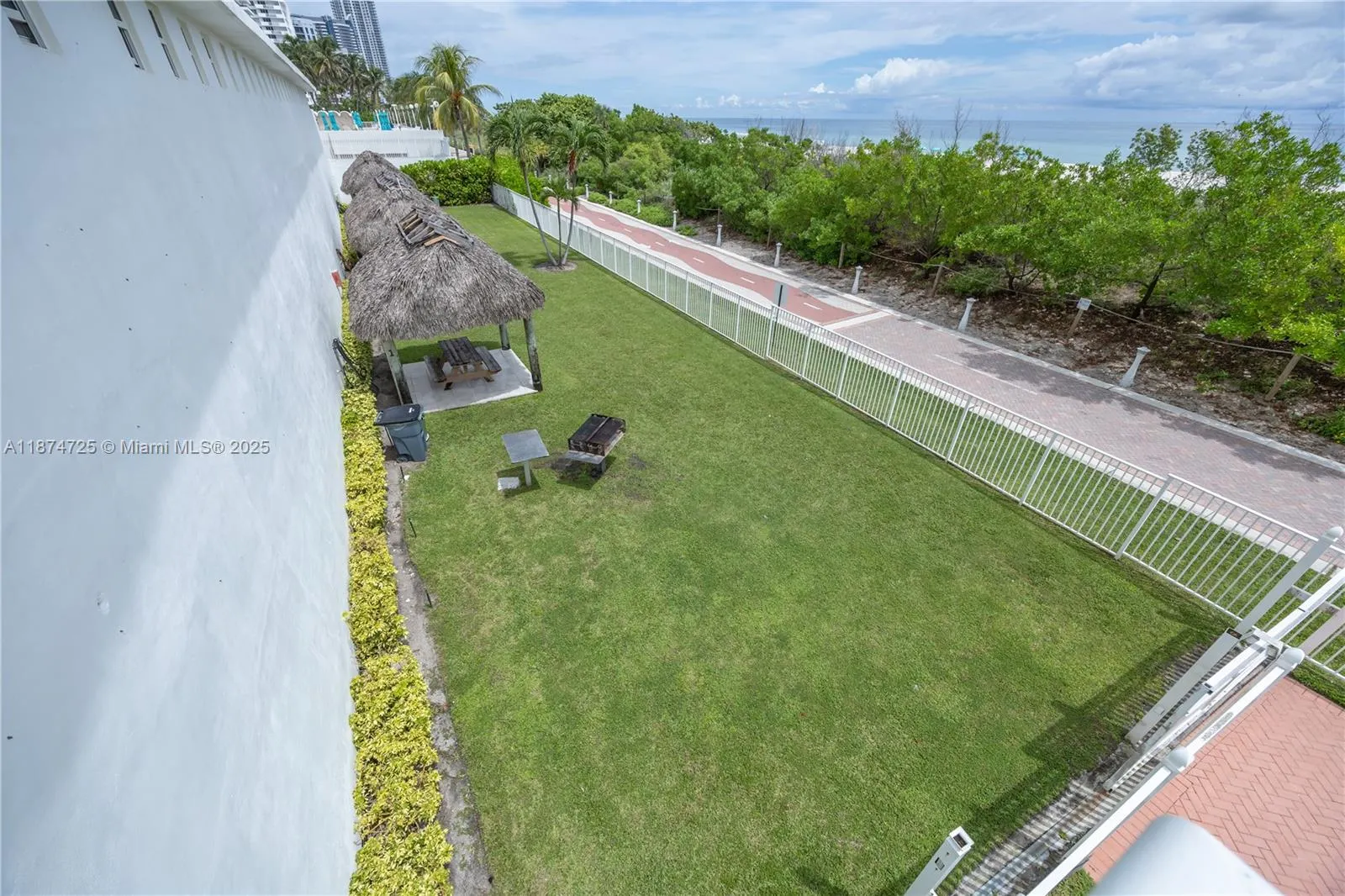 5601 Collins Ave, #410