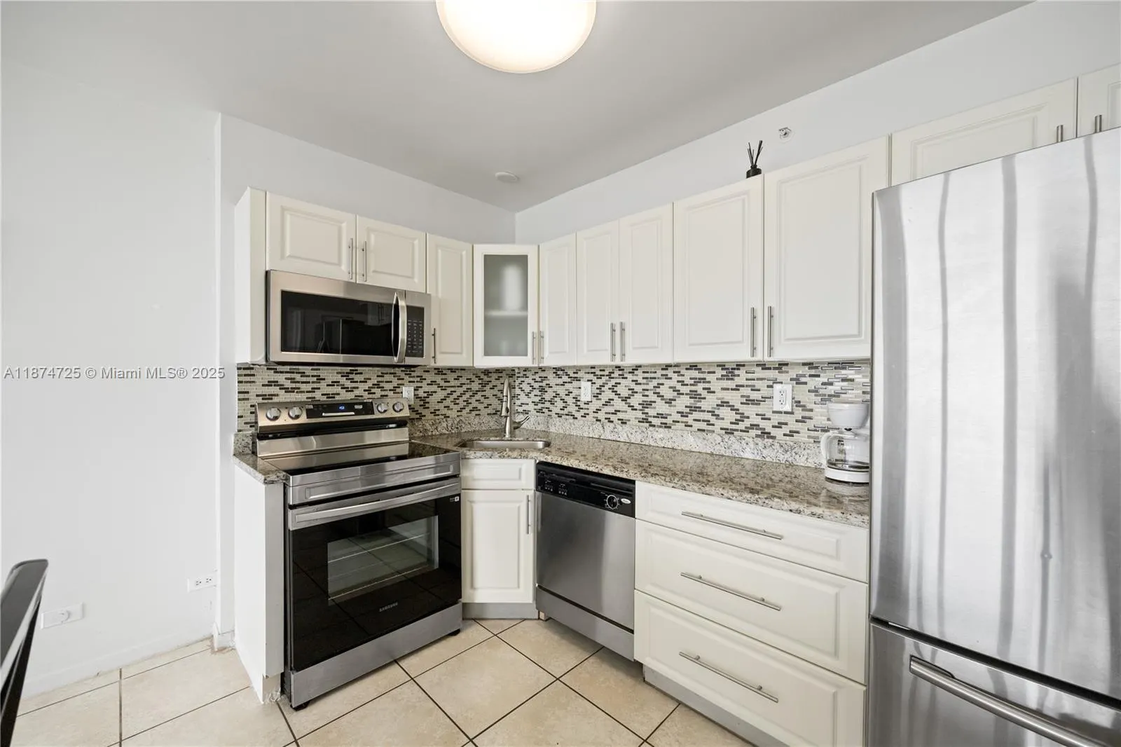 5601 Collins Ave, #410