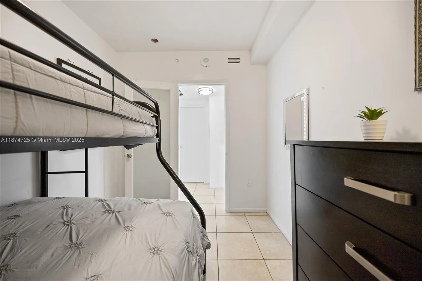 5601 Collins Ave, #410