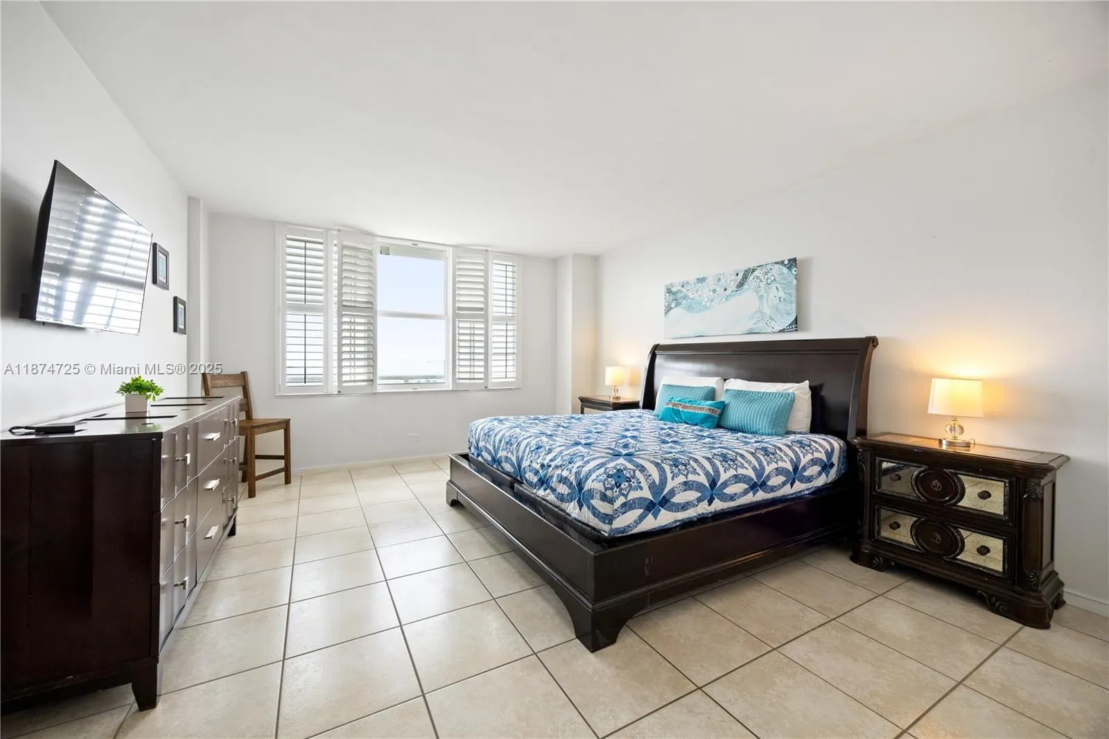 5601 Collins Ave, #410