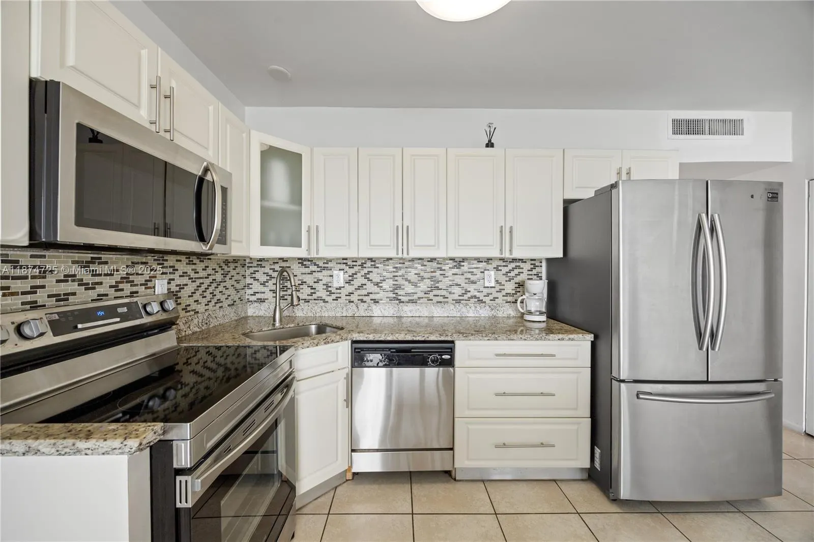 5601 Collins Ave, #410