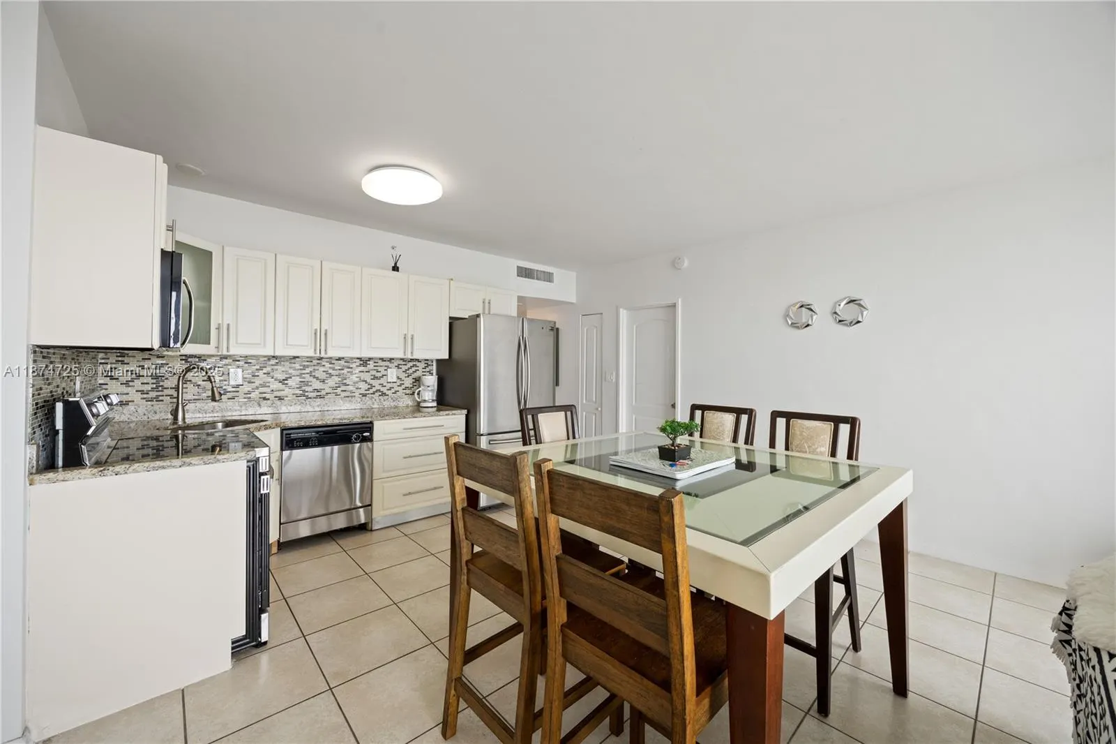 5601 Collins Ave, #410