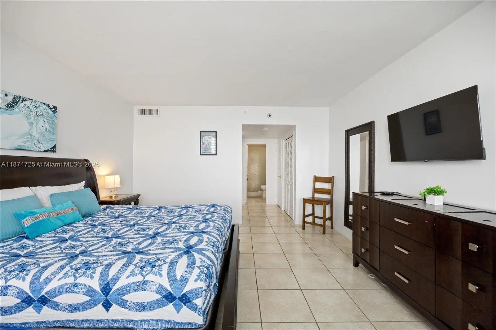5601 Collins Ave, #410