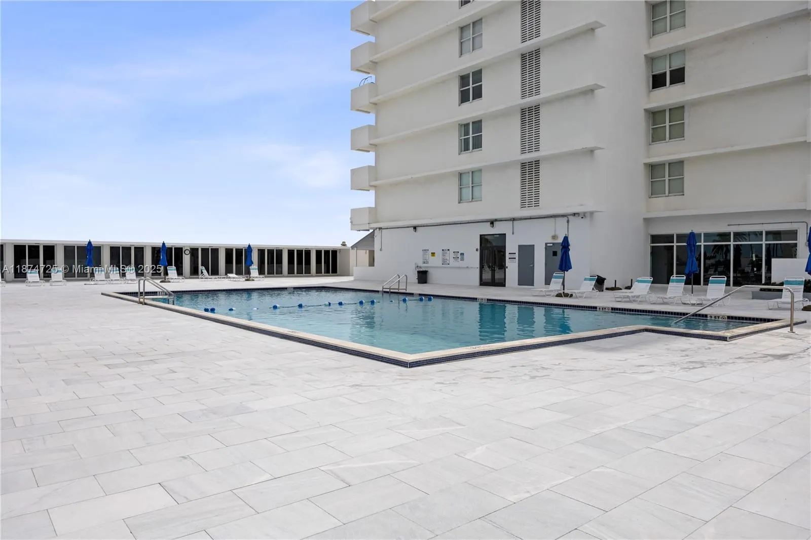 5601 Collins Ave, #410