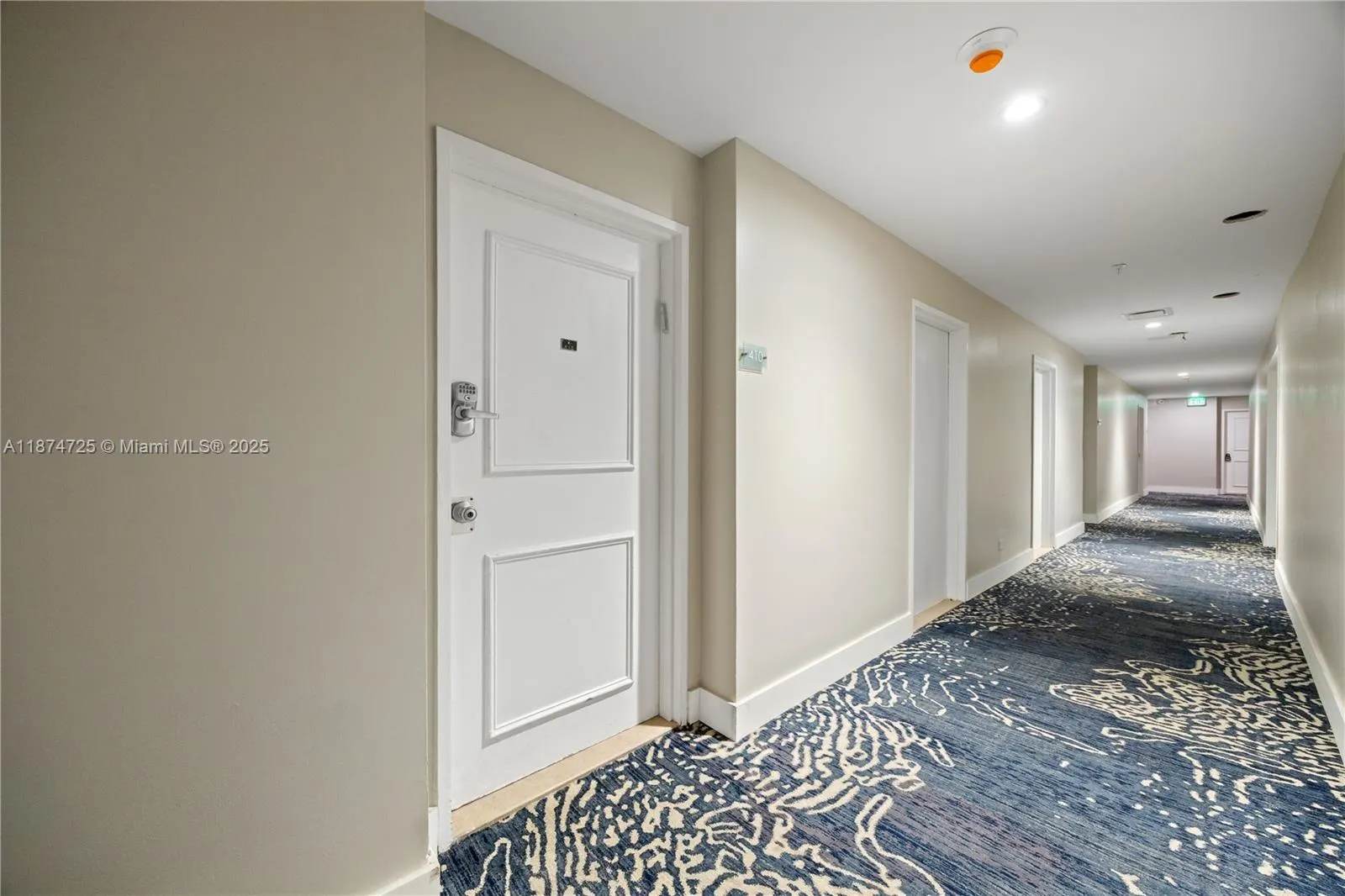 5601 Collins Ave, #410