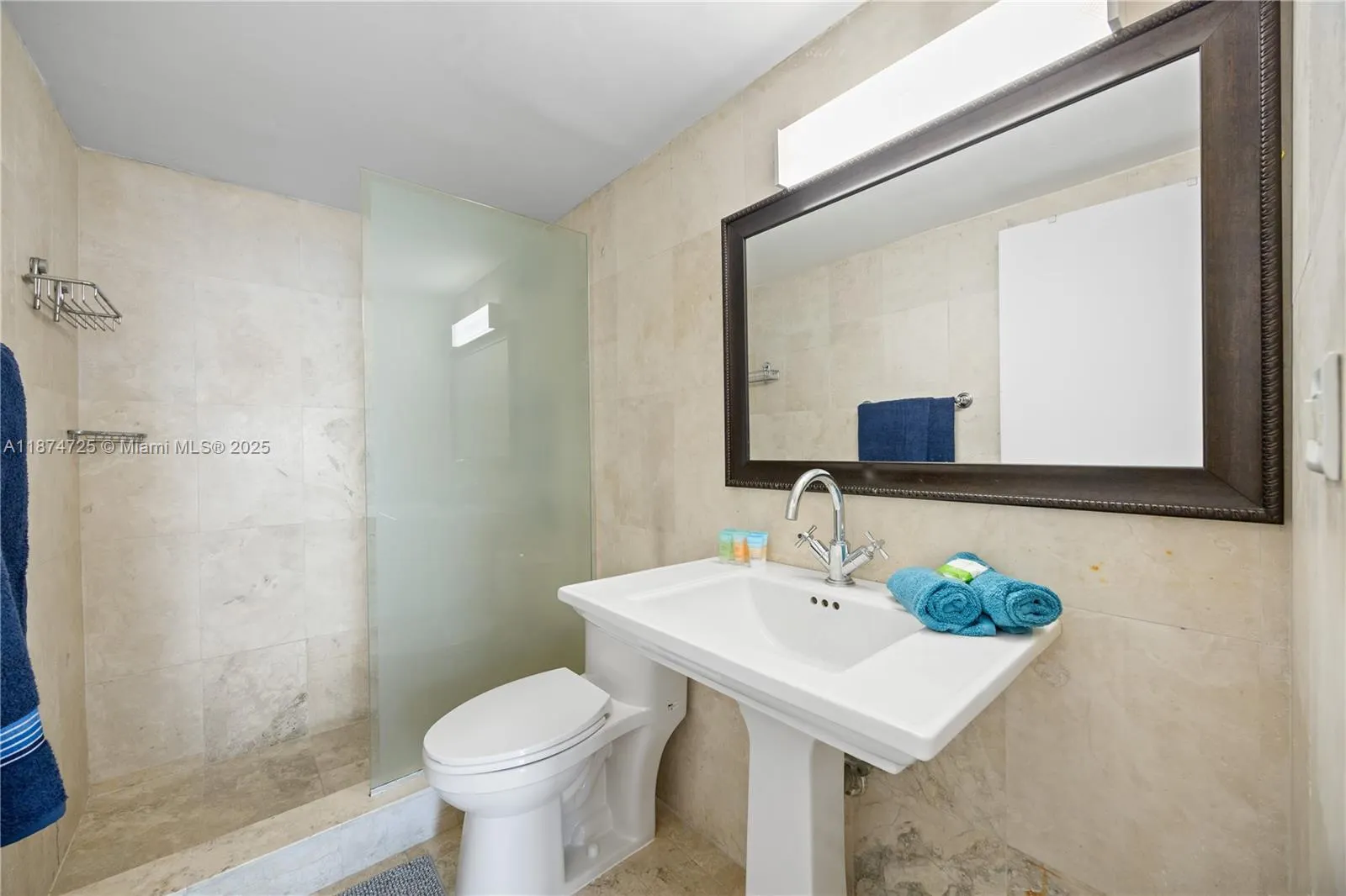 5601 Collins Ave, #410