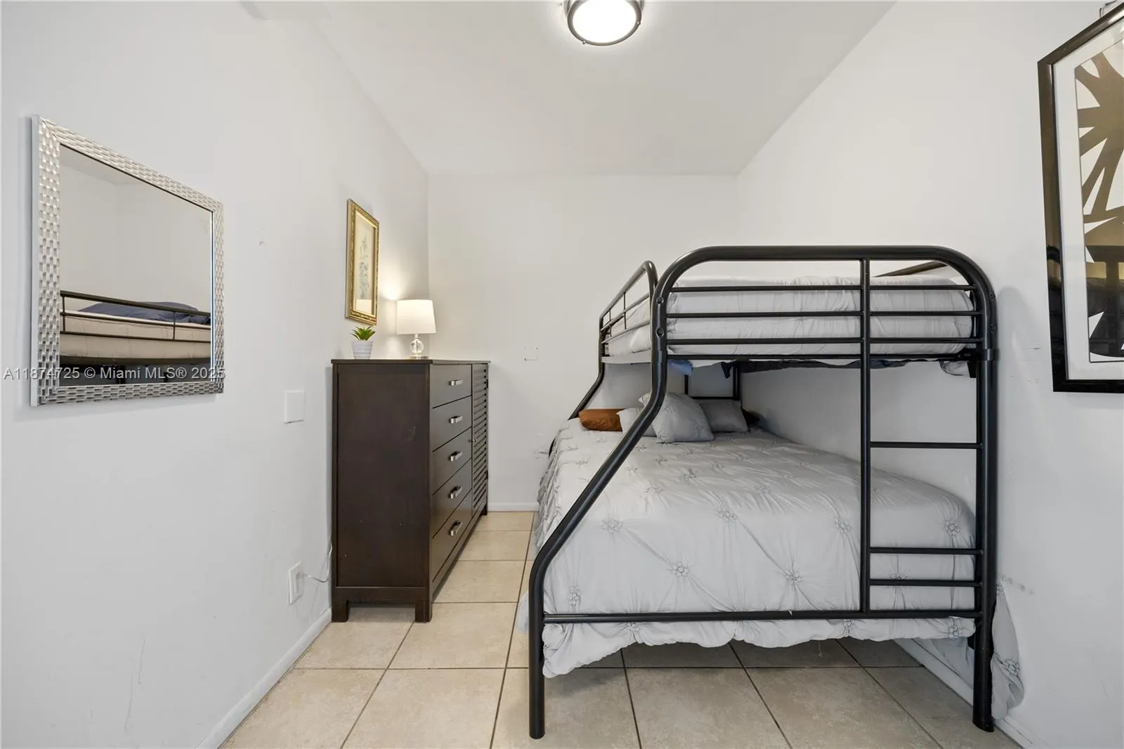 5601 Collins Ave, #410