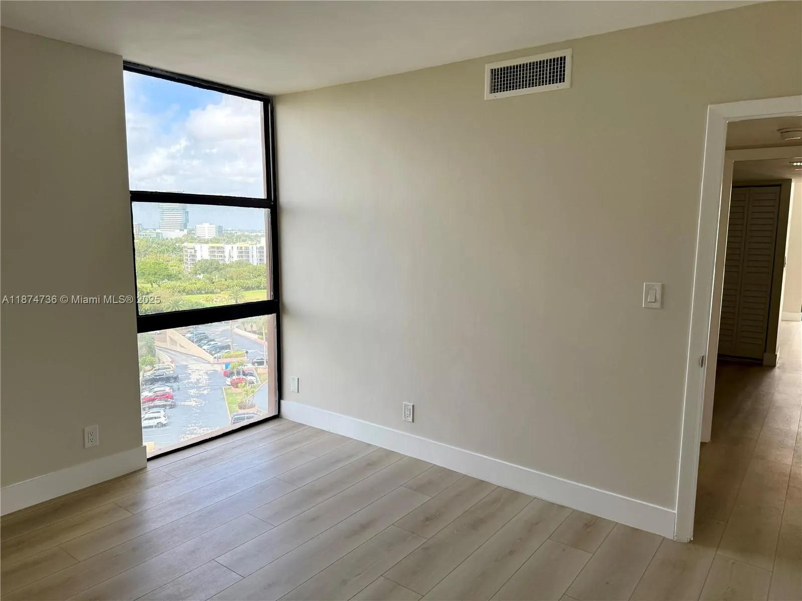 20335 W Country Club Dr, #1203