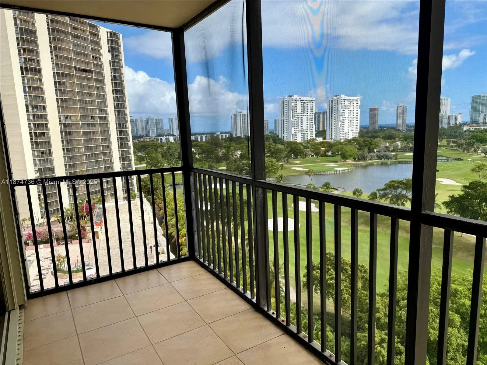 20335 W Country Club Dr, #1203