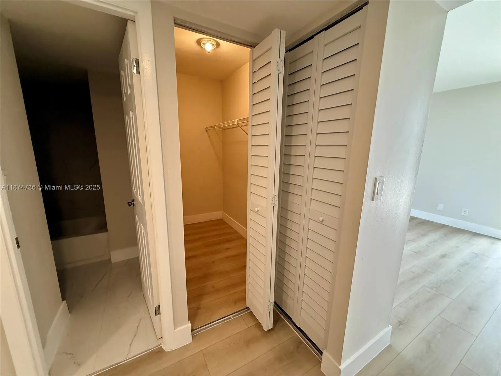 20335 W Country Club Dr, #1203