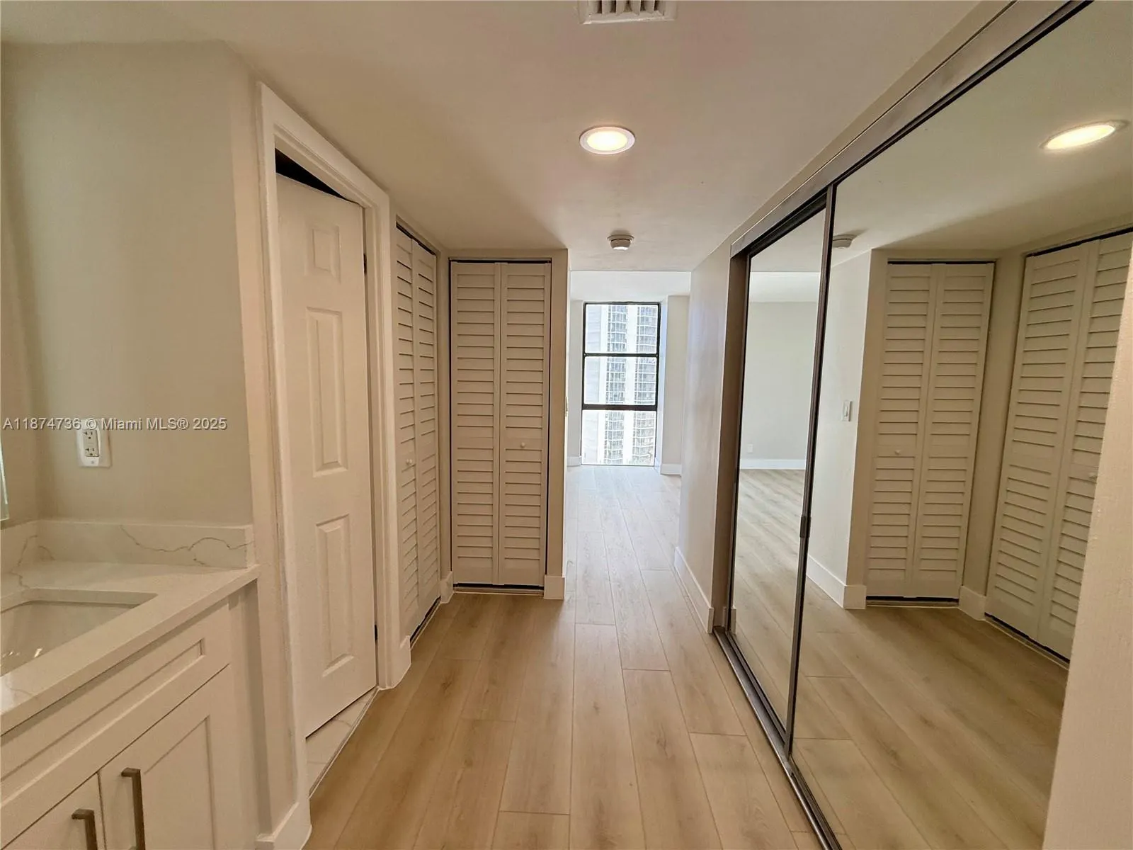 20335 W Country Club Dr, #1203