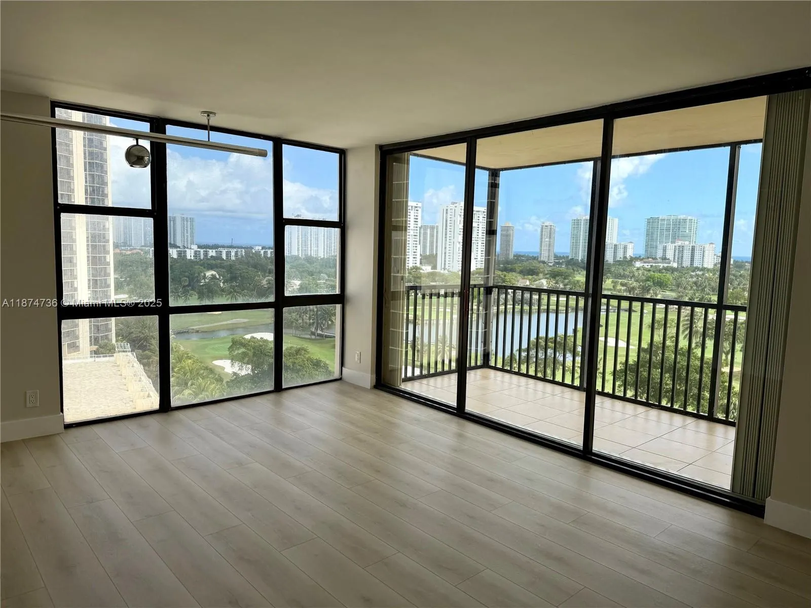 20335 W Country Club Dr, #1203