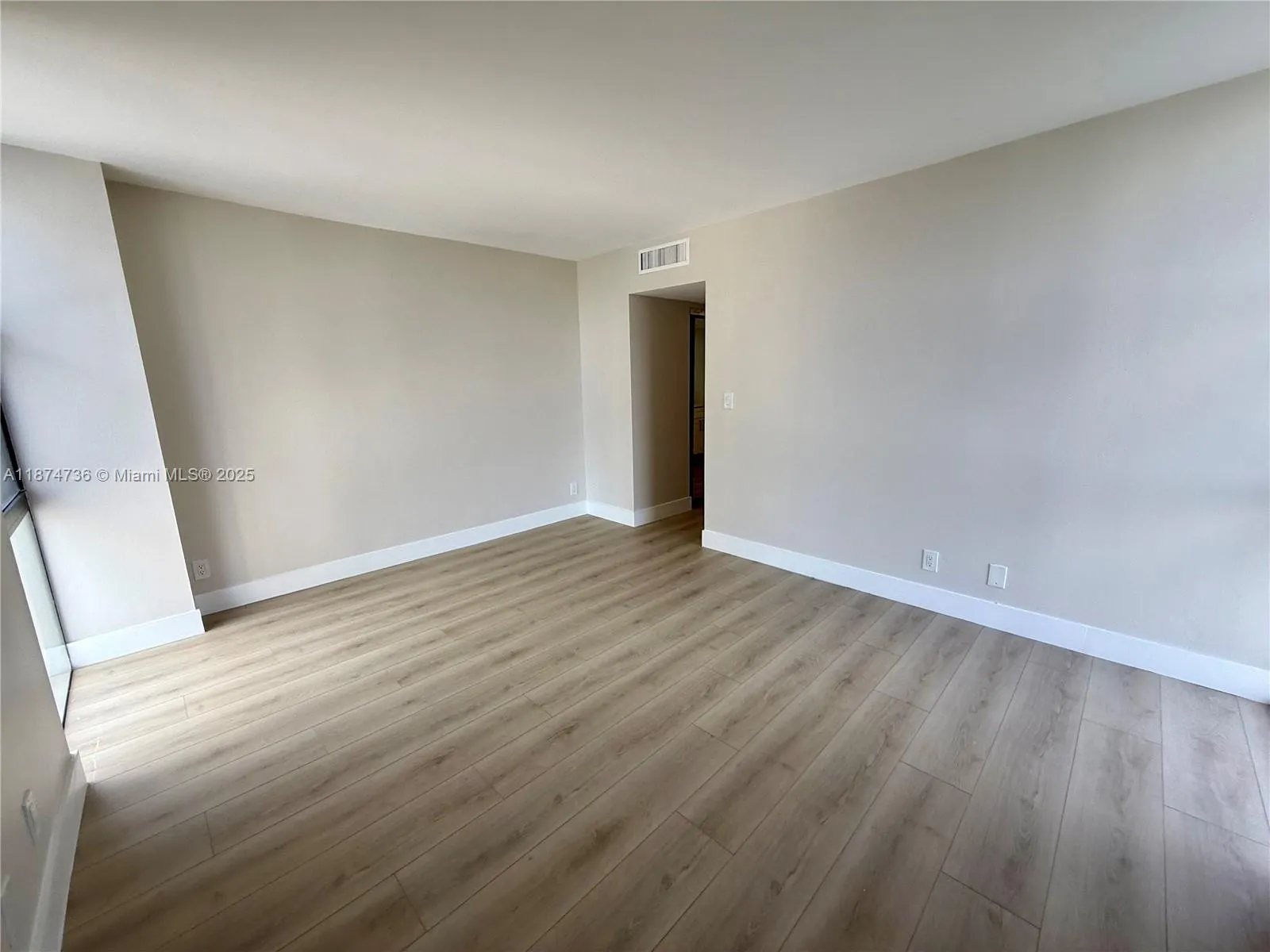 20335 W Country Club Dr, #1203