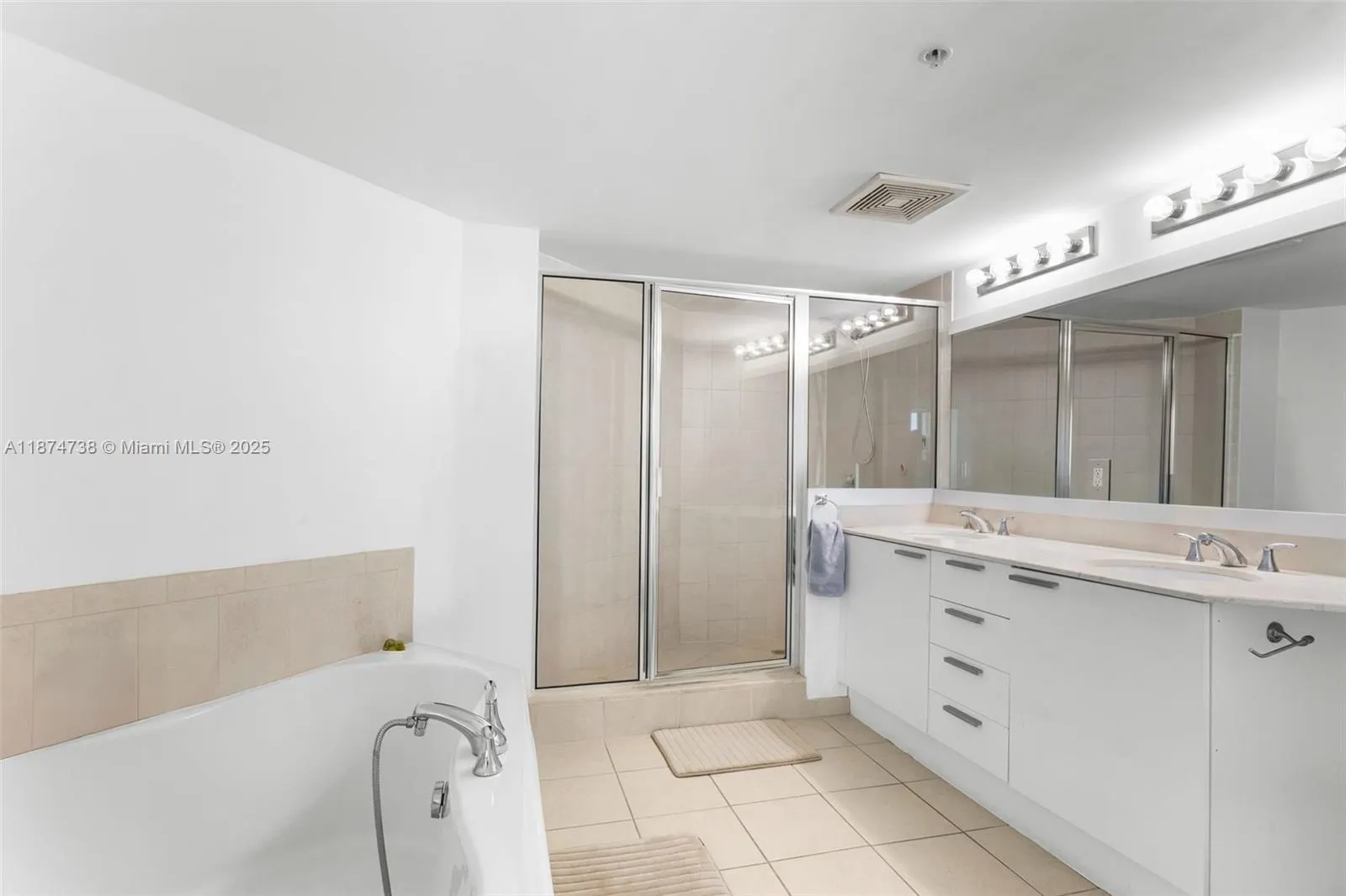 16699 Collins Ave, #3402