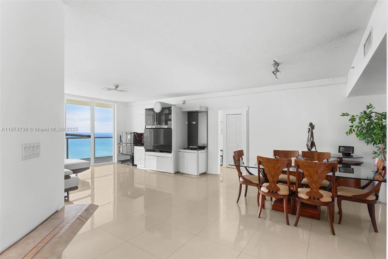 16699 Collins Ave, #3402