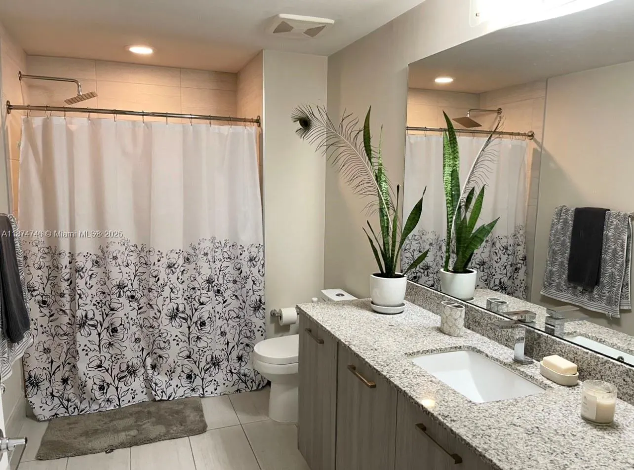 2700 SW 27th Ave, #Apt 704