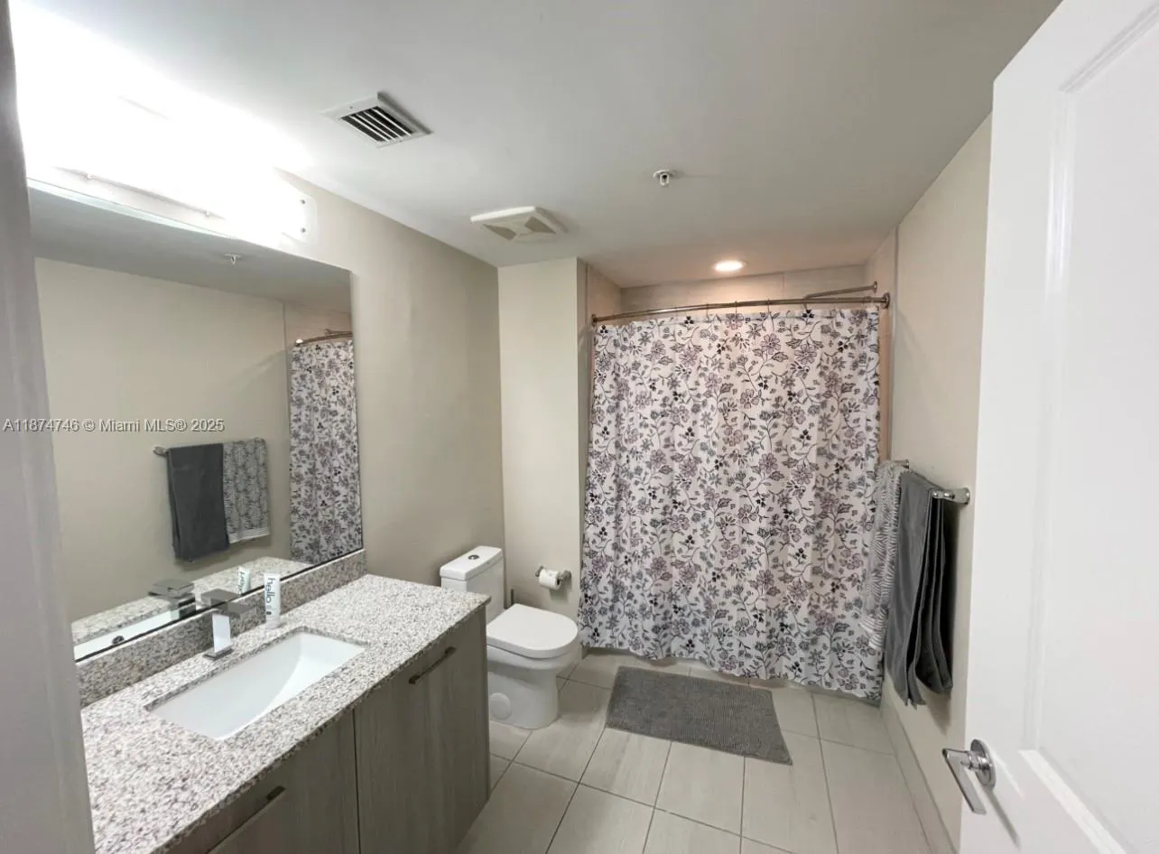 2700 SW 27th Ave, #Apt 704