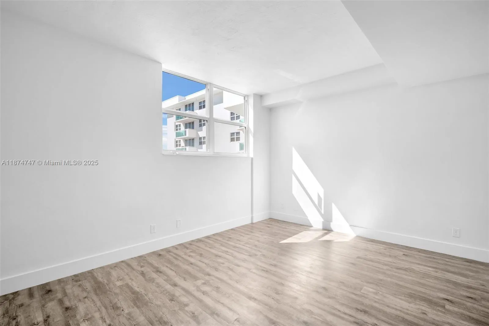 3001 S Ocean Dr, #1231