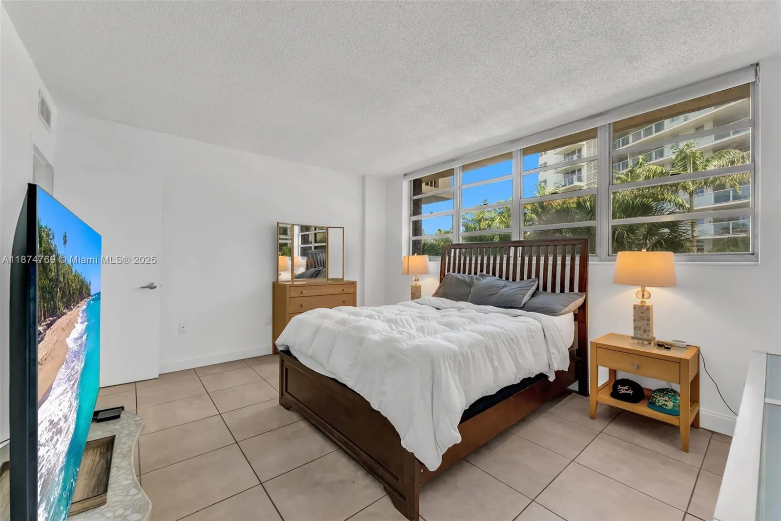 800 West Ave, #244