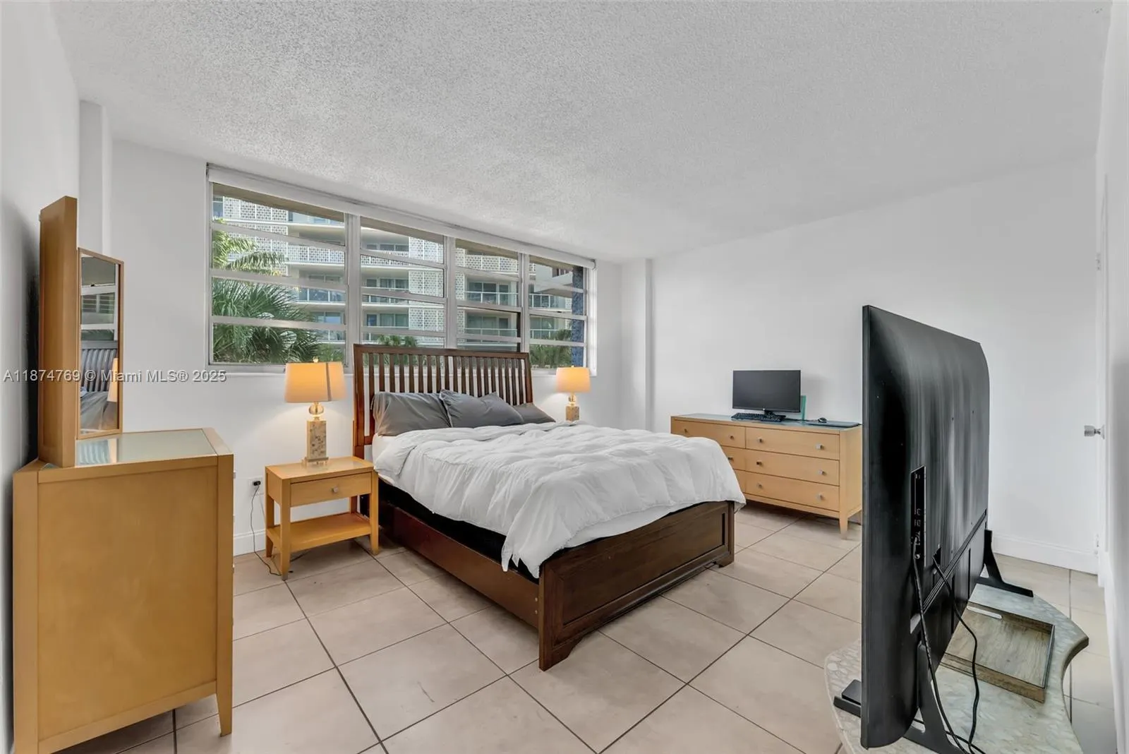 800 West Ave, #244