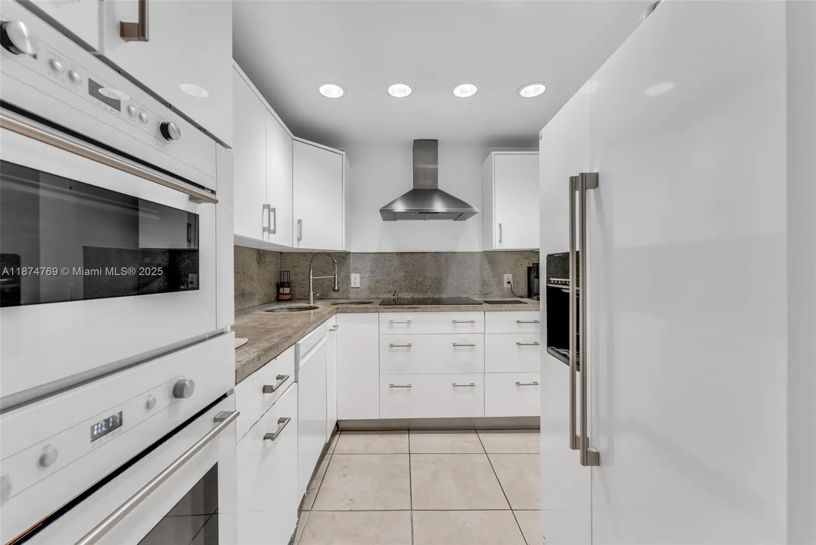 800 West Ave, #244