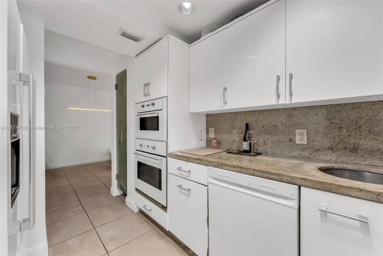 800 West Ave, #244