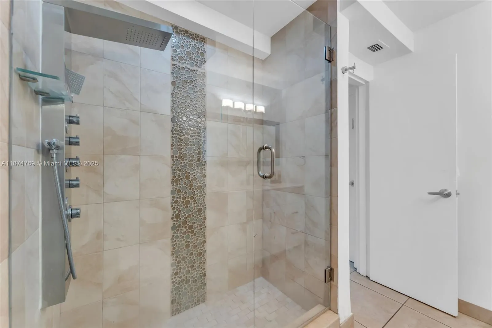 800 West Ave, #244