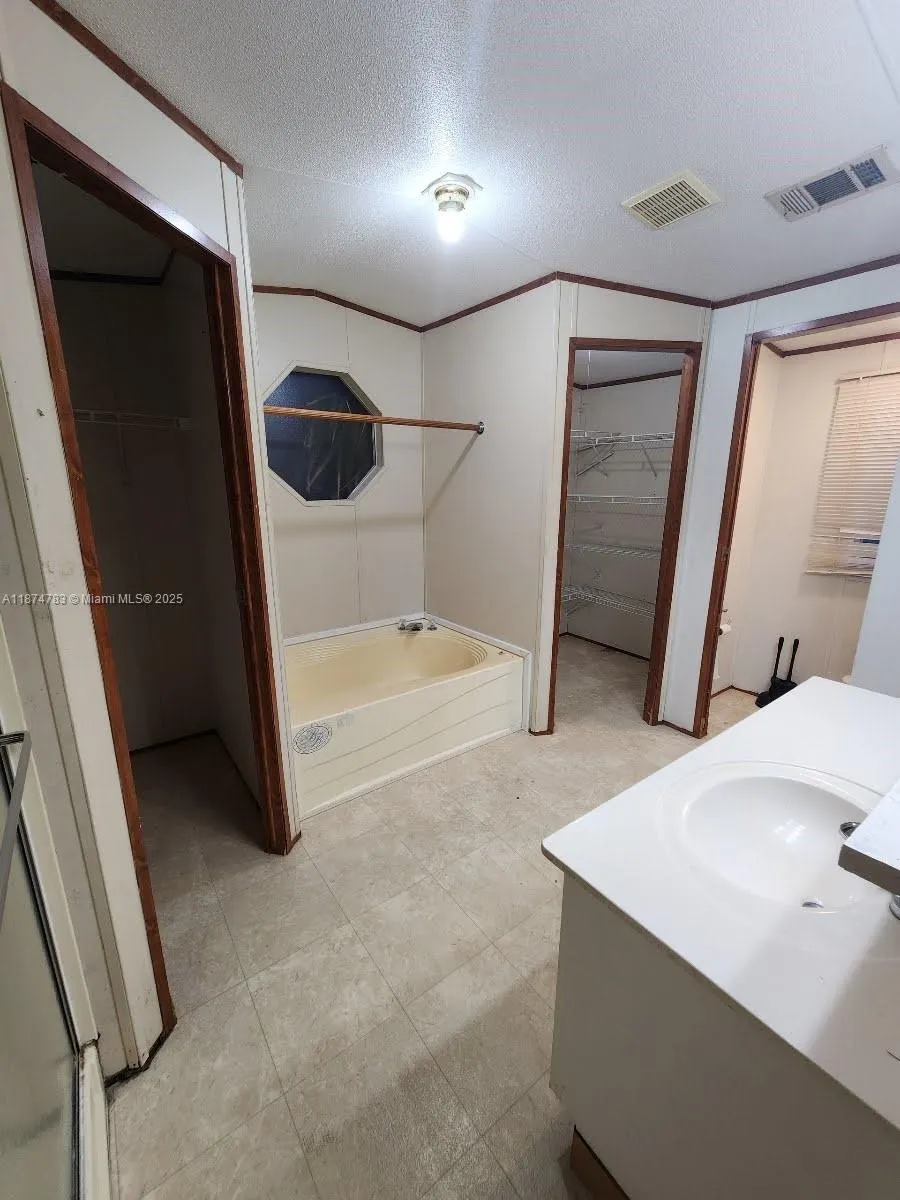 5864 Cartier Rd, #H