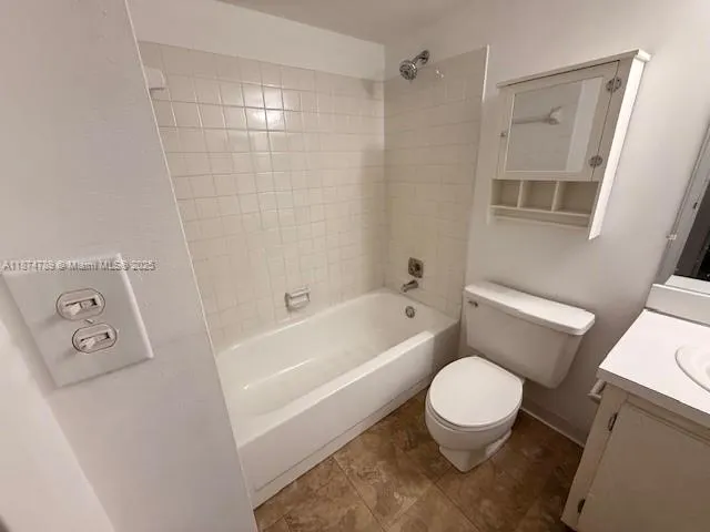 5835 Washington St, #56