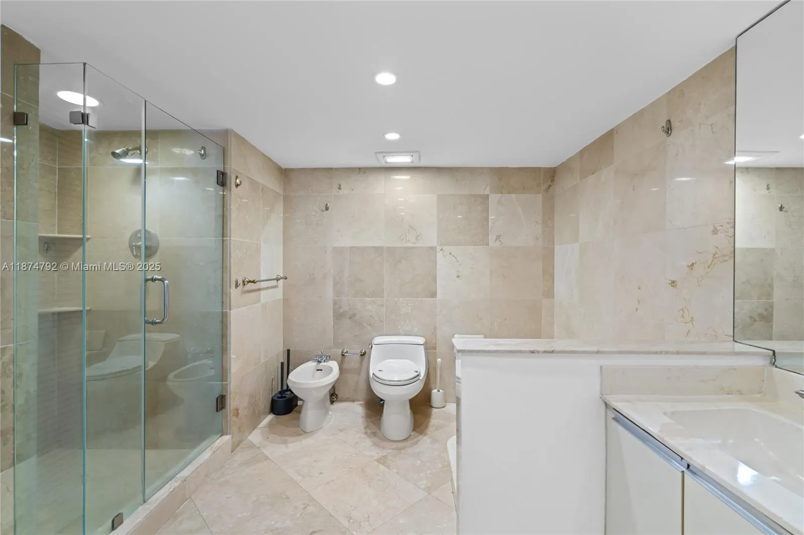 520 Brickell Key Dr, #A705