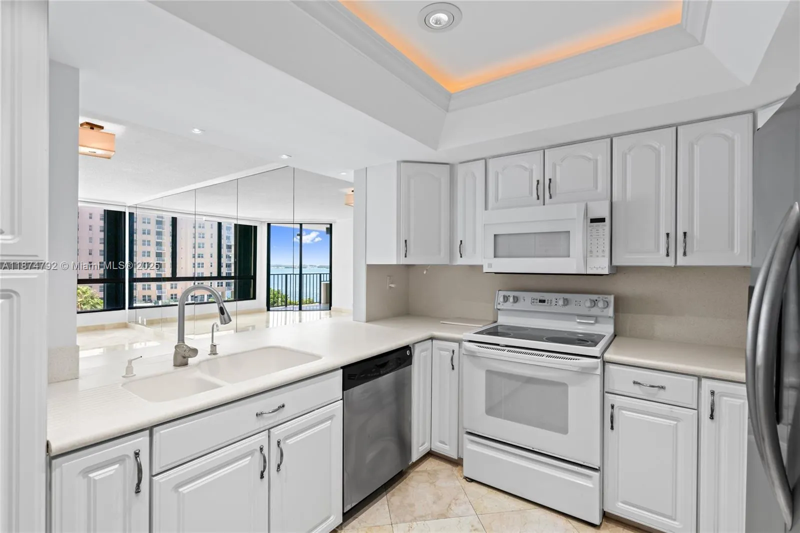 520 Brickell Key Dr, #A705