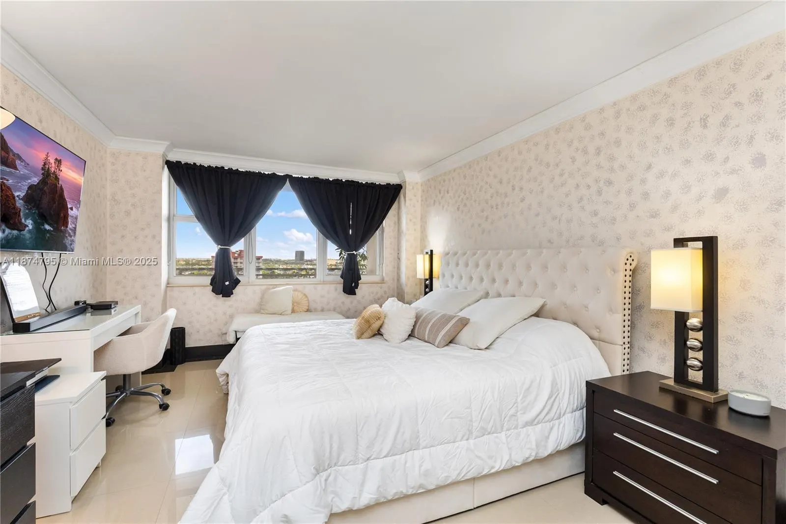 3180 S Ocean Dr, #1517