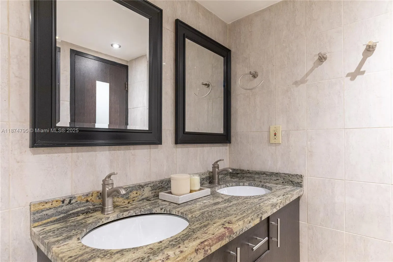 3180 S Ocean Dr, #1517