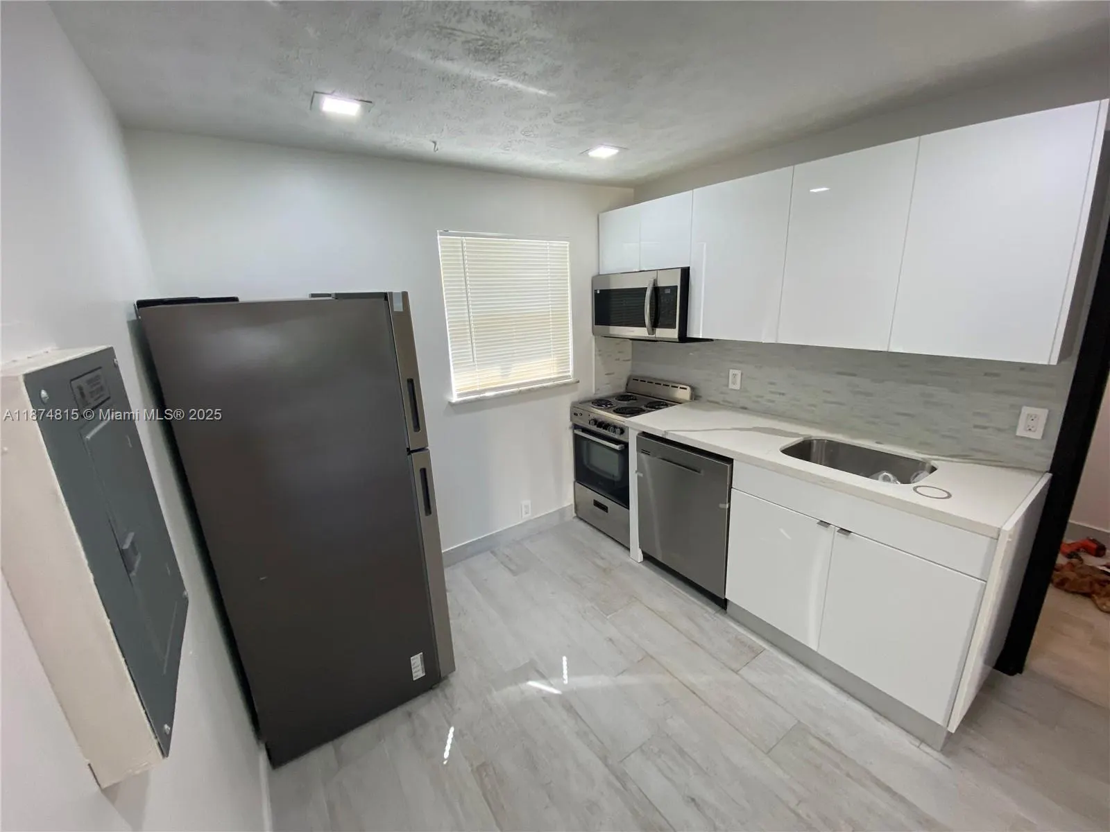 227 SE 1st St, #6