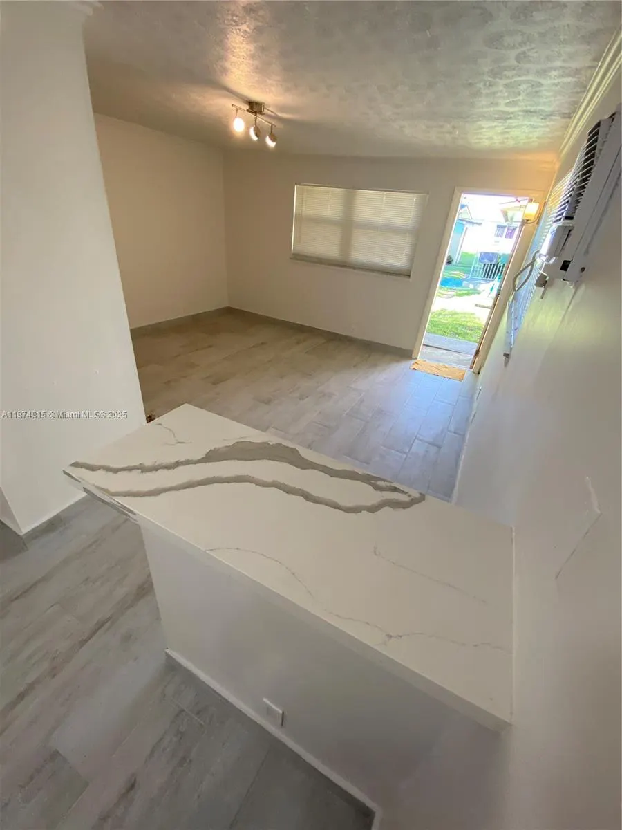 227 SE 1st St, #6