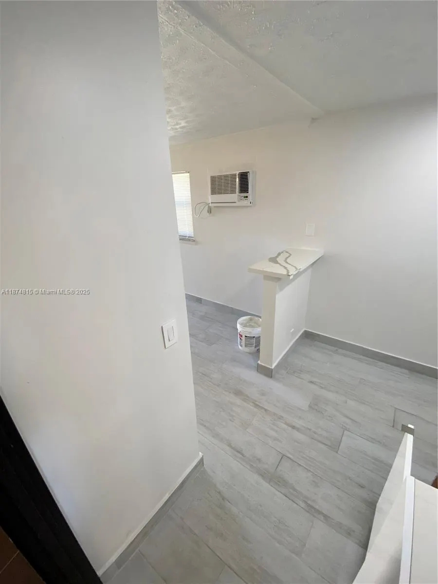 227 SE 1st St, #6