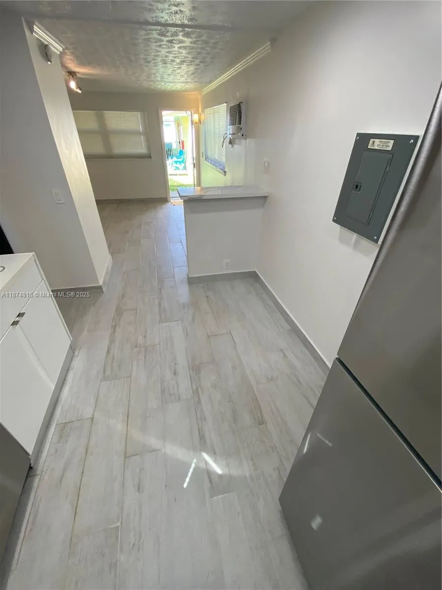 227 SE 1st St, #6