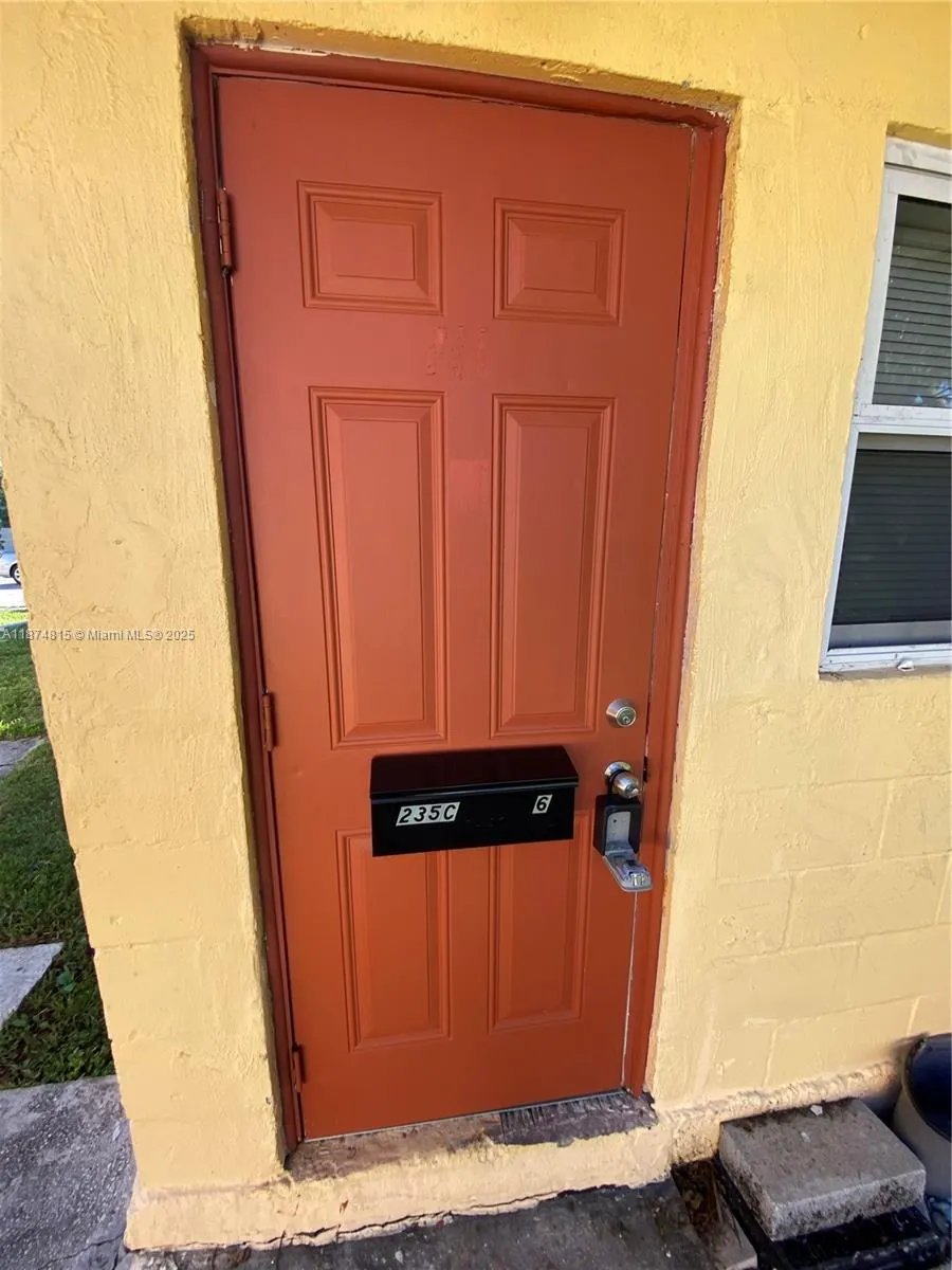 227 SE 1st St, #6