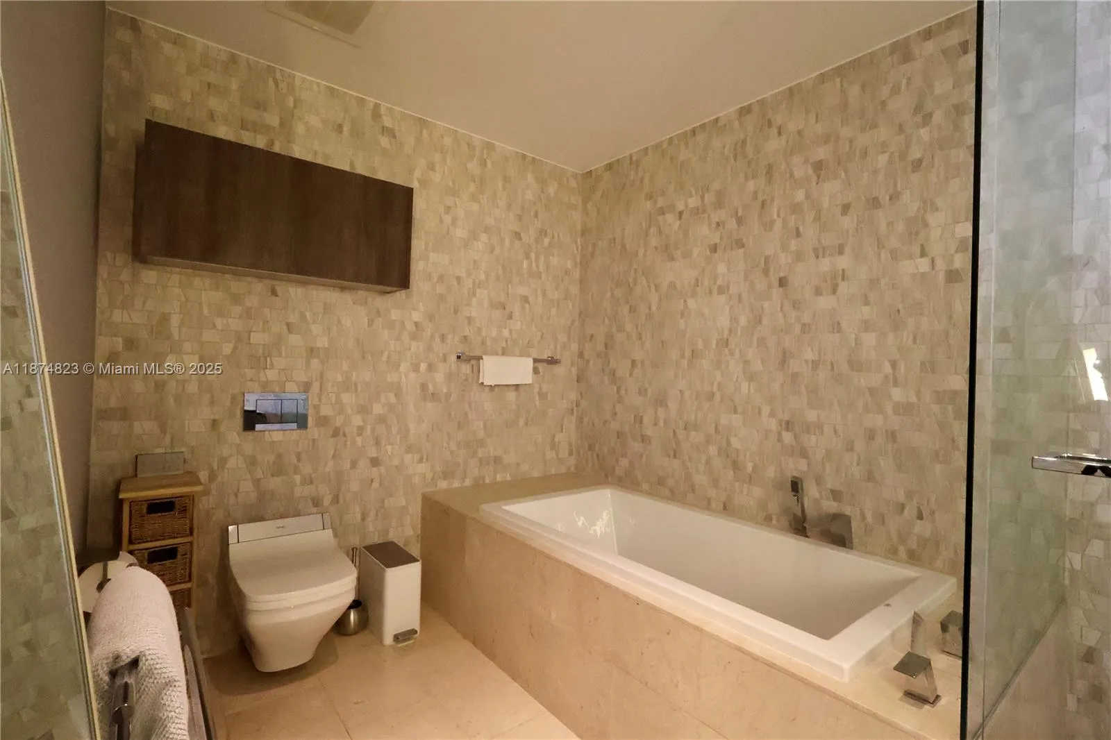 68 SE 6th St, #3607